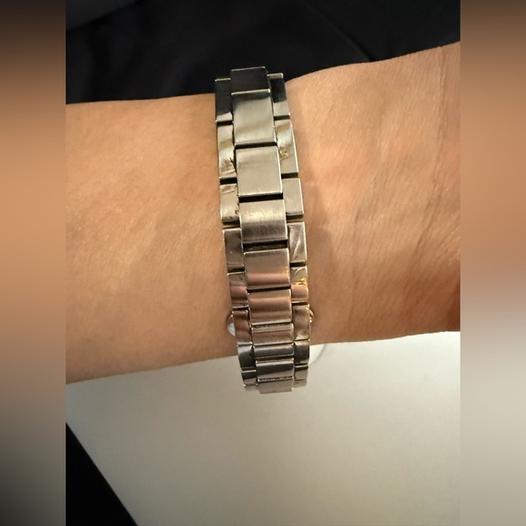 Gucci 4600L Series Women's Stainless Steel watch, pre-owned - Picture 5 of 14